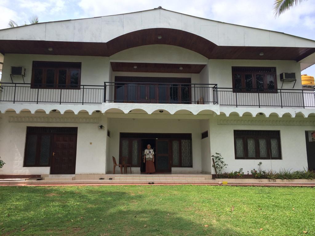 The Pallet House Dehiwala-Mont Lavinia Extérieur photo