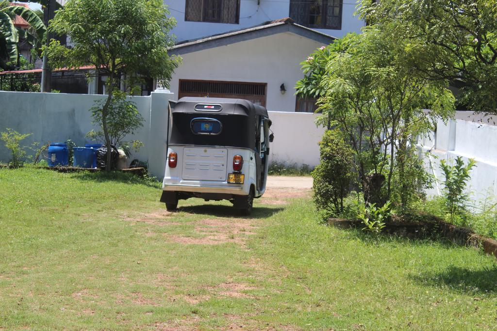 The Pallet House Dehiwala-Mont Lavinia Extérieur photo